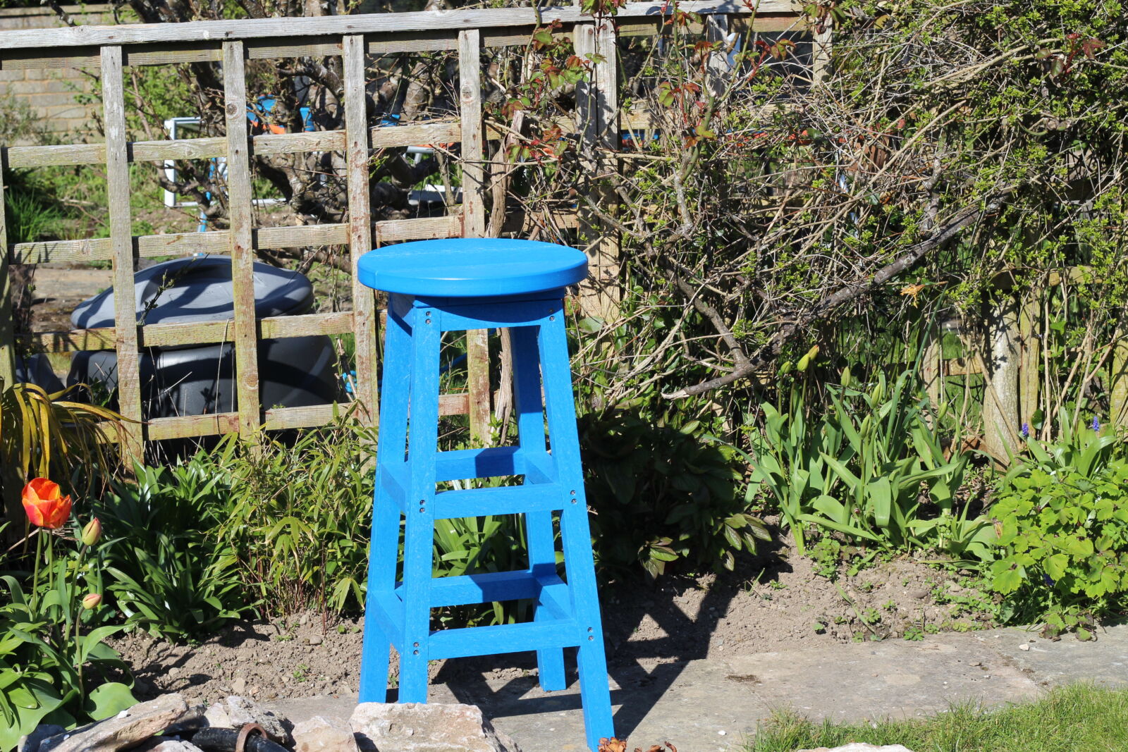 Blue recycled plastic bar stool in garden setting | Mobek