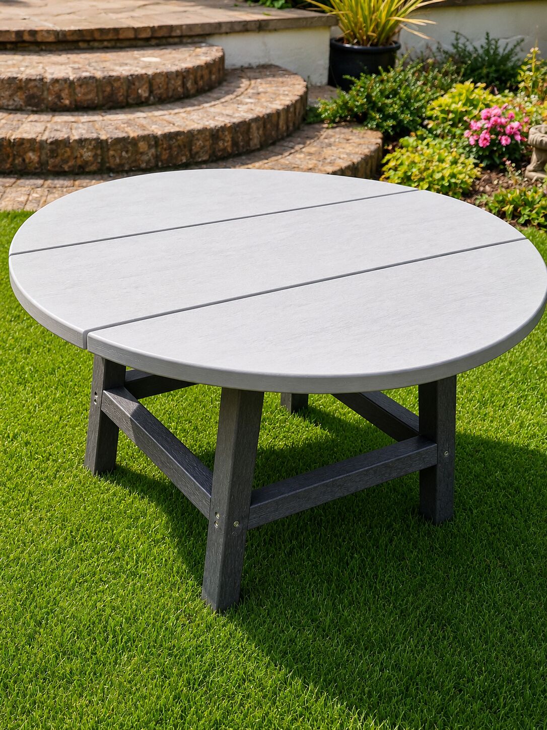 Outdoor cocktail table - Image 2